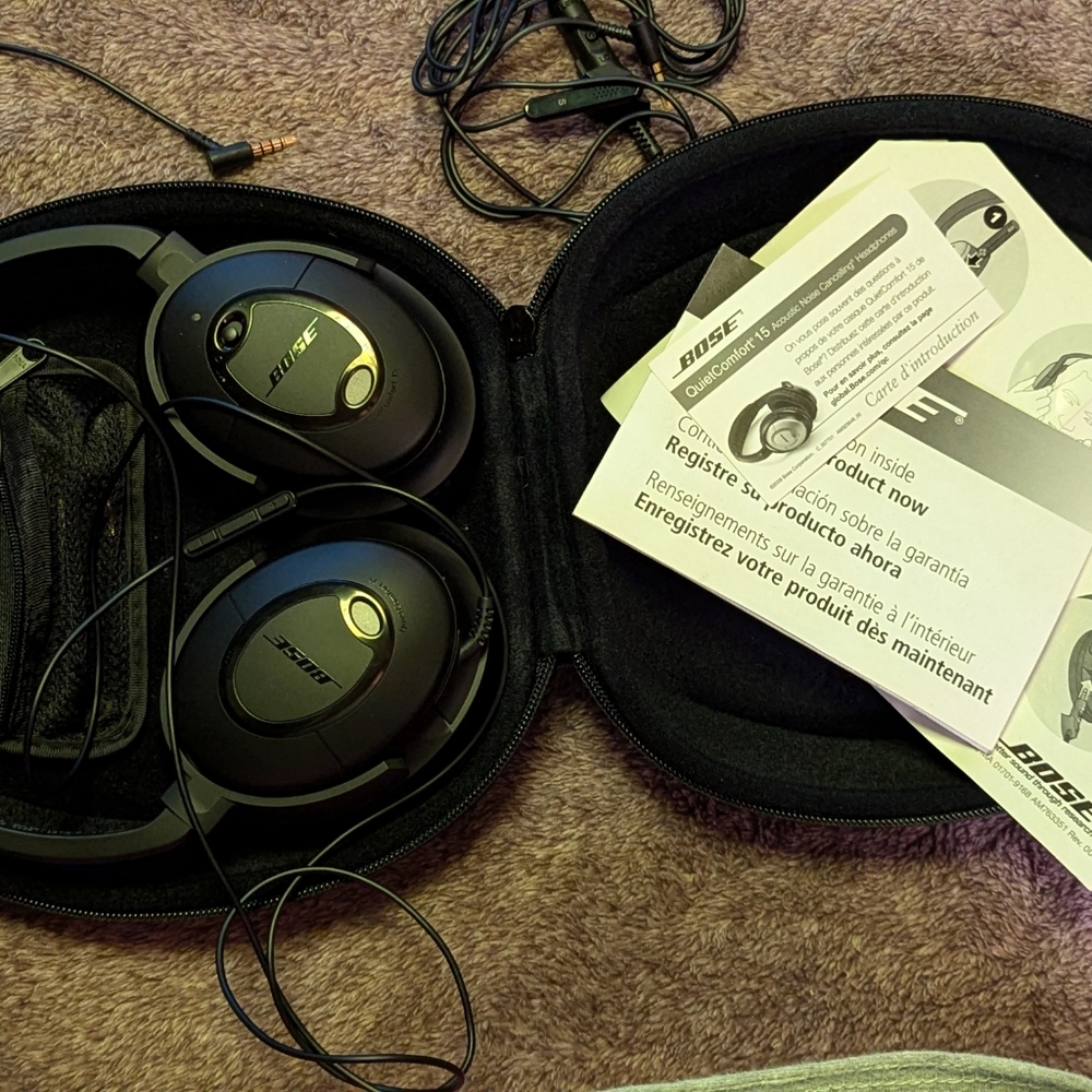 Bose original plug in headphones 🎧 2016